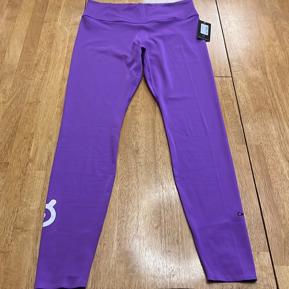 Peloton Nike One Luxe workout leggings, sz L, NWT